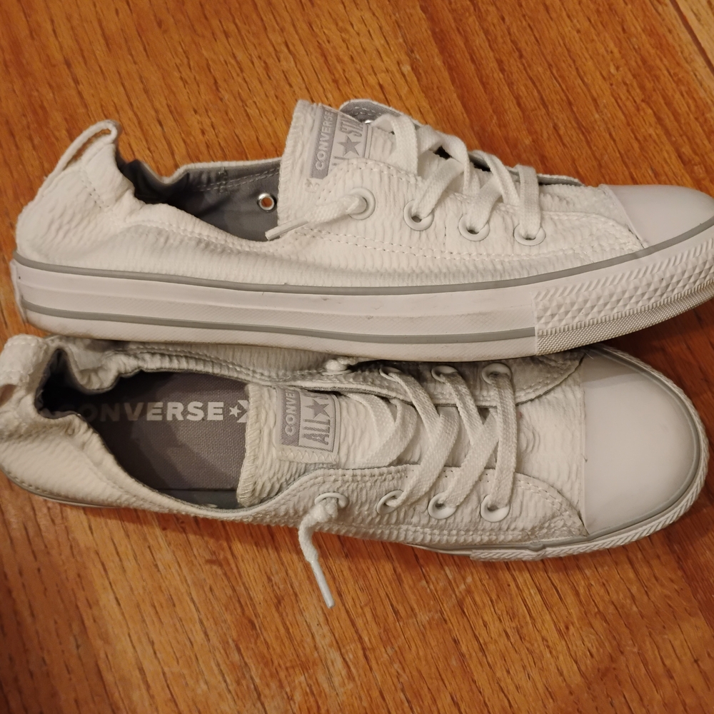 Converse White Sneakers Classic Low-Top Design